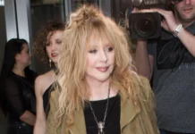 Александр Трещев подал иск к Алле Пугачевой на 1,5 млрд за честь России aleksandr treshhev podal isk k alle pugachevoj na 15 mlrd za chest rossii-politgolos-ru-0