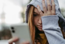 Елена Браун предупреждает о возможной уголовной ответственности за стикеры elena braun preduprezhdaet o vozmozhnoj ugolovnoj otvetstvennosti za stikery-politgolos-ru-0