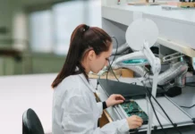 Исследование МГУ показывает, что альфа-излучение улучшает мемристоры для нейросетей issledovanie mgu pokazyvaet chto alfaizluchenie uluchshaet memristory dlya nejrosetej-politgolos-ru-0