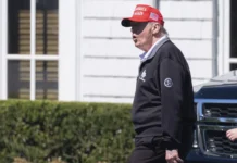 Позитивные будни Белого дома: Дональд Трамп, Джей Ди Вэнс и Кая на полях гольфа pozitivnye budni belogo doma donald tramp dzhej di vens i kaya na polyah golfa-politgolos-ru-0