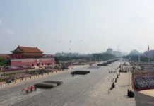 Си Цзиньпин и Владимир Путин возглавили парад в честь 80-летия Победы si czzinpin i vladimir putin vozglavili parad v chest 80letiya pobedy-politgolos-ru-0