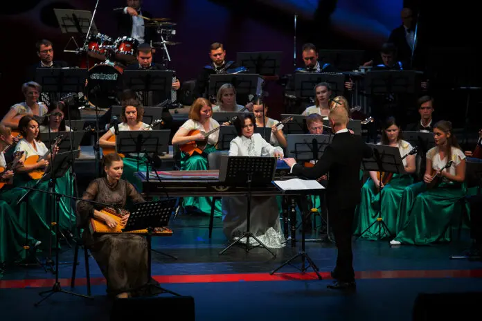 Вера Городовская и Уральский государственный русский оркестр вдохновляют традициями-0