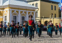 yarkij galakonczert s uchastiem 23go voennogo orkestra i zvezd peterburga-politgolos-ru-0
