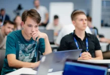 Александр Новак и Александр Дюков поздравили победителей CASE-IN Газпром нефти aleksandr novak i aleksandr dyukov pozdravili pobeditelej gazprom nefti-politgolos-ru-0