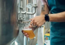 Александр Ставцев и Георгий Филимонов о сокращении потребления алкоголя aleksandr stavczev i georgij filimonov o sokrashhenii potrebleniya alkogolya-politgolos-ru-0