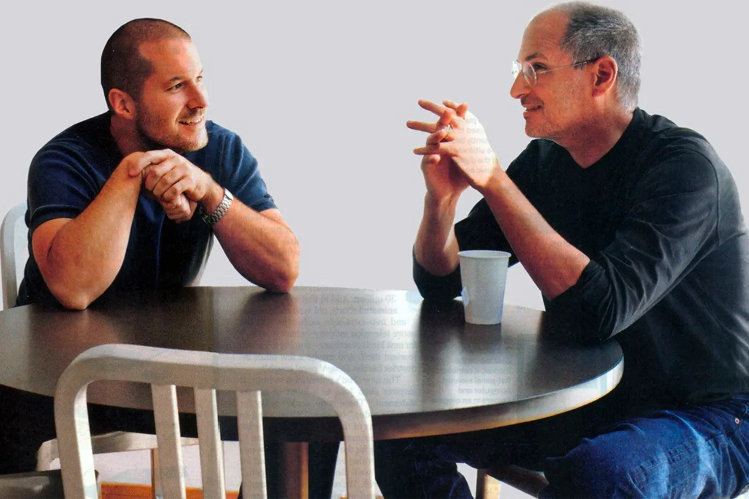 Джони Айв и OpenAI создают революционный гаджет без экрана для замены iPhone-0