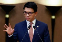 Эмманюэль Макрон и Андри Радзуэлина открывают новый этап отношений Франции и Мадагаскара emmanyuel makron i andri radzuelina otkryvayut novyj etap otnoshenij franczii i madagaskara-politgolos-ru-0