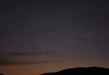 Комета 3I/ATLAS после перигелия представляет яркое шоу на ночном небе kometa 3 posle perigeliya predstavlyaet yarkoe shou na nochnom nebe-politgolos-ru-0