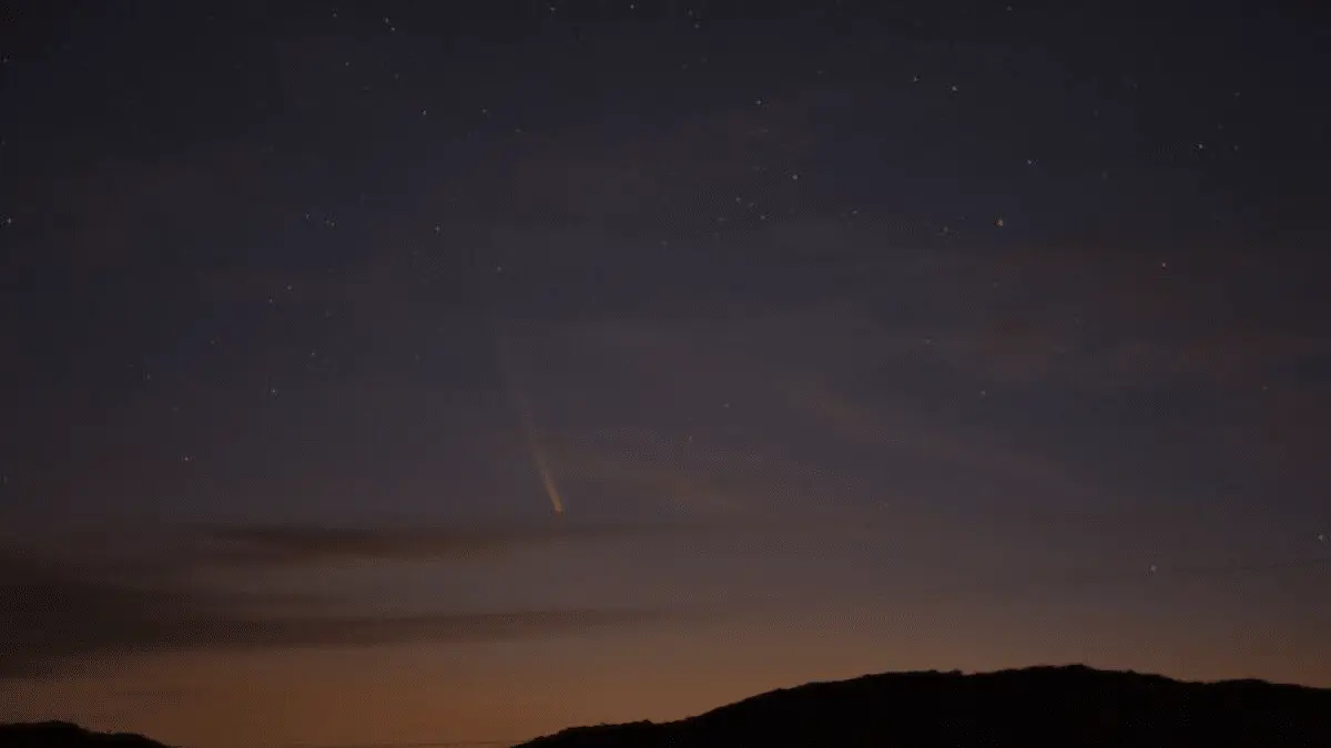 Комета 3I/ATLAS после перигелия представляет яркое шоу на ночном небе-0