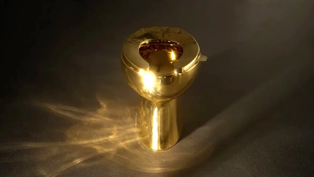 Золотой унитаз выставят на аукционе за 10 миллионов долларов