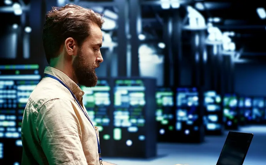 Ронни меняет правила игры и спасает NAS-компанию от сетевого коллапса-0