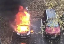 В Чертаново Центральном МЧС оперативно ликвидировало пожар автомобиля v chertanovo czentralnom mchs operativno likvidirovalo pozhar avtomobilya-politgolos-ru-0