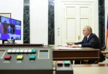 Владимир Путин обсудил с Совбезом России меры безопасности вместе с ФСБ vladimir putin obsudil s sovbezom rossii mery bezopasnosti vmeste s fsb-politgolos-ru-0