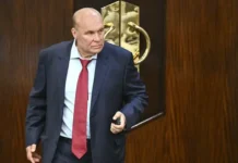 Андрей Колесник обсуждает провал ГУР и срыв угона МиГ-31 ФСБ, Кузьминов – исключение andrej kolesnik obsuzhdaet proval gur i sryv ugona mig31 fsb kuzminov isklyuchenie-politgolos-ru-0