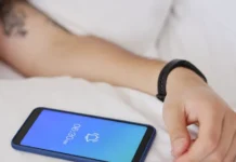 Анна Одерий объясняет, как отложенный будильник влияет на здоровье anna oderij obyasnyaet kak otlozhennyj budilnik vliyaet na zdorove-politgolos-ru-0