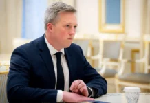 Дэниел Дрисколл и планы Трампа создают интригу вокруг Украины deniel driskoll i plany trampa sozdayut intrigu vokrug ukrainy-politgolos-ru-0