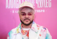 Филипп Киркоров и Московский кредитный банк рассказывают о кредите с АО «Социум трейд» filipp kirkorov i moskovskij kreditnyj bank rasskazyvayut o kredite s ao soczium trejd-politgolos-ru-0