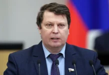 Матвеев обратился в Госдуму из-за Собора Василия Блаженного на упаковке matveev obratilsya v gosdumu izza sobora vasiliya blazhennogo na upakovke-politgolos-ru-0