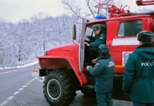 МЧС и полиция Челябинской области спасли двух юных байкеров в горах mchs i policziya chelyabinskoj oblasti spasli dvuh yunyh bajkerov v gorah-politgolos-ru-0