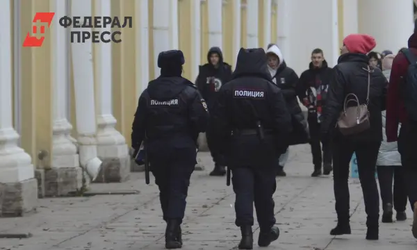 Полиция Санкт-Петербурга Проверила Около 100 Иностранцев с Миграционной Службой-0