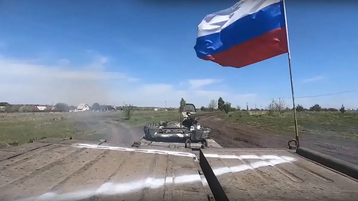 СМИ: Над шахтой Димитрова подняли флаг России