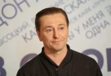 Сергей Безруков обратился в Хамовнический суд Москвы из-за масок с его лицом sergej bezrukov obratilsya v hamovnicheskij sud moskvy izza masok s ego liczom-politgolos-ru-0