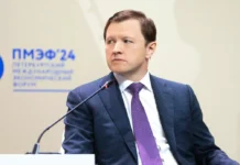 Сергей Собянин и Владимир Ефимов обсуждают преобразования Московского фонда реновации sergej sobyanin i vladimir efimov obsuzhdayut preobrazovaniya moskovskogo fonda renovaczii-politgolos-ru-0