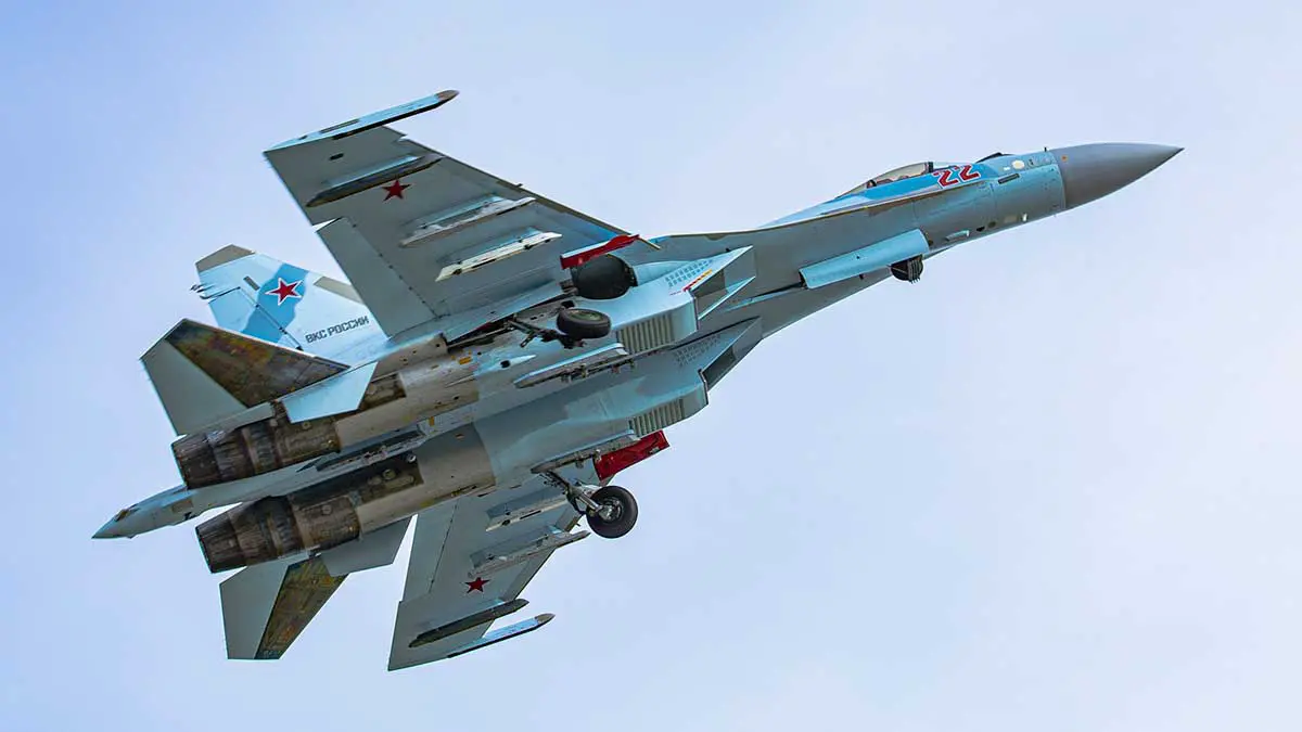 Российские истребители Су-35 вылетели к самолету Токаева