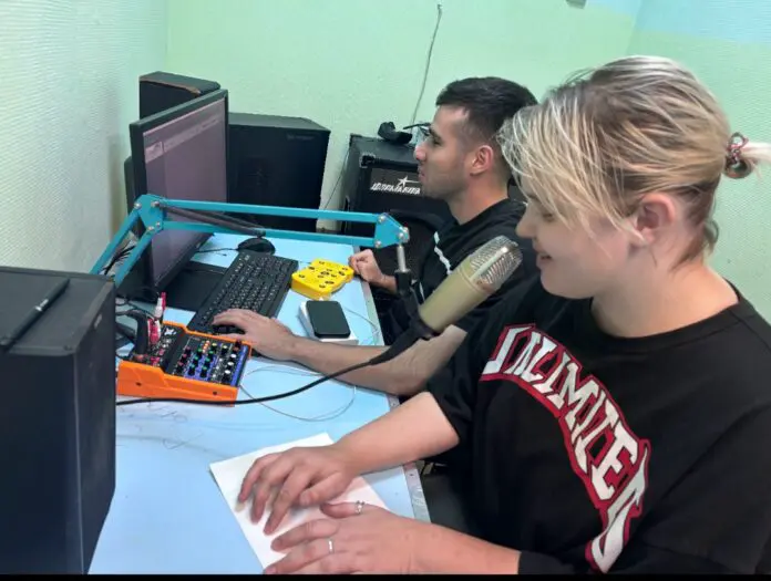 Успехи и вдохновение от Цендымы Бойко в радиостудии Верхнепышминской школы-0