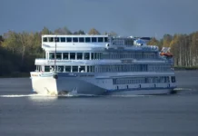 Установлена причина недомогания на теплоходе Сергей Дягилев — ротавирус ustanovlena prichina nedomoganiya na teplohode sergej dyagilev rotavirus-politgolos-ru-0