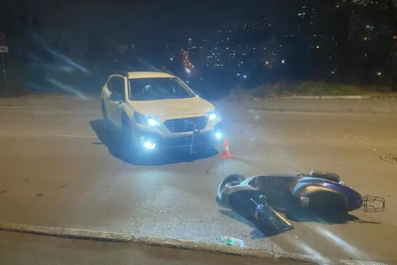 Подросток на мопеде без прав пострадал в ДТП во Владивостоке Пресс-служба УМВД России по Приморскому краю