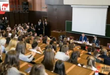 Алексей Текслер поддержал студентов Челябинской области премиями за учебные успехи aleksej teksler podderzhal studentov chelyabinskoj oblasti premiyami za uchebnye uspehi-politgolos-ru-0