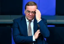 Борис Писториус обсудил визиты в Румынию и Польшу с Минобороны Германии boris pistorius obsudil vizity v rumyniyu i polshu s minoborony germanii-politgolos-ru-0