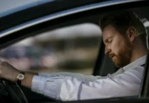 Дмитрий Попов объясняет важность бодрствования и здоровья за рулём dmitrij popov obyasnyaet vazhnost bodrstvovaniya i zdorovya za rulyom-politgolos-ru-0