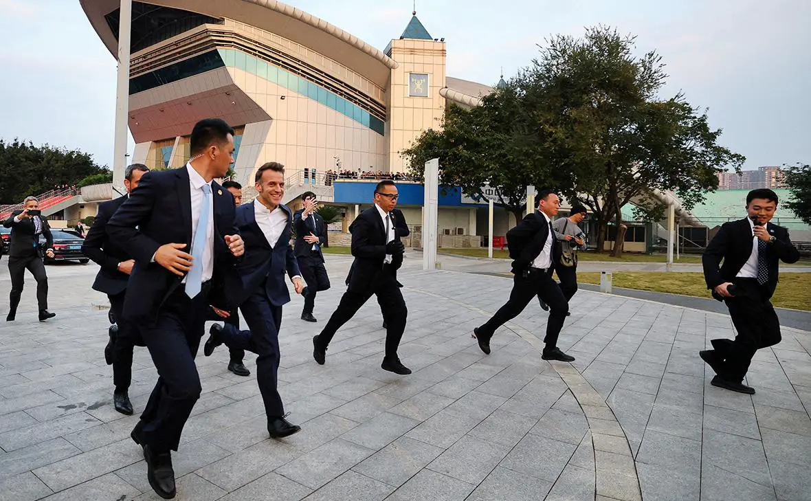 Эмманюэль Макрон (Sarah Meyssonnier / Reuters)