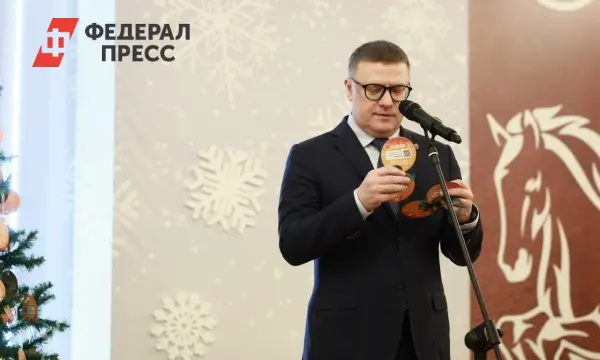 Губернатор Текслер подарил велосипеды детям Ясиноватой на Новый год-0