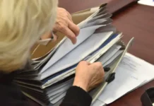 Нотариус прокомментировал ответственность наследника по долгам наследодателя notarius prokommentiroval otvetstvennost naslednika po dolgam nasledodatelya-politgolos-ru-0