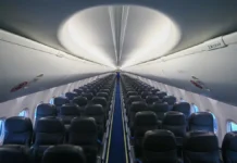 Полицейские обеспечили спокойствие на рейсе Дубай — Москва после инцидента с россиянкой policzejskie obespechili spokojstvie na rejse dubaj moskva posle inczidenta s rossiyankoj-politgolos-ru-0