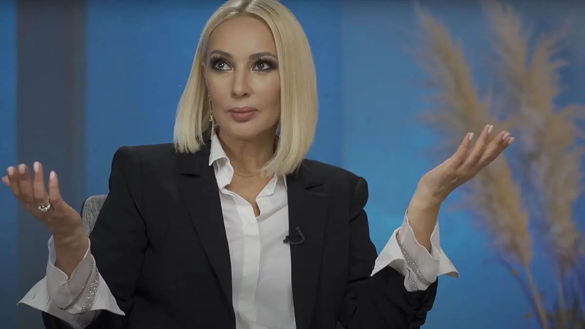 Суд взыскал полмиллиона с телеведущей Кудрявцевой, затопившей соседей по дому