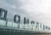 Домодедово и другие аэропорты Москвы работают без сбоев в снегопад domodedovo i drugie aeroporty moskvy rabotayut bez sboev v snegopad-politgolos-ru-0