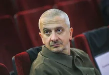 ernst i bogomolov vyvodyat shkolustudiyu mhat na novyj uroven-politgolos-ru-0