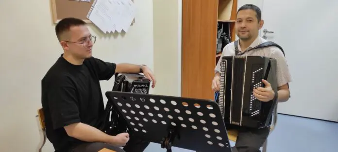 Гиниятов и педагоги ЕДШИ №2: преемственность в искусстве и вдохновение-0