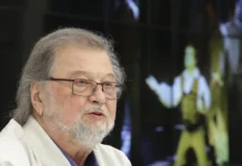 Мосгорсуд защитил права Рыбникова в споре с Apple Inc mosgorsud zashhitil prava rybnikova v spore s -politgolos-ru-0