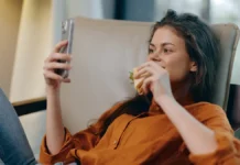 Петербурженки оценивают мужчин и советуются с подругами peterburzhenki oczenivayut muzhchin i sovetuyutsya s podrugami-politgolos-ru-0