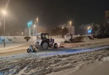 В Приморье последствия снегопада ликвидируют современной техникой v primore posledstviya snegopada likvidiruyut sovremennoj tehnikoj-politgolos-ru-0