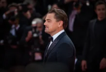 Леонардо ДиКаприо и Сидни Суини отдыхают с Маском и Гейтсом leonardo dikaprio i sidni suini otdyhayut s maskom i gejtsom-politgolos-ru-0