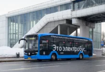 Ликсутов представил электробусы Камаз-52222 для маршрута к метро liksutov predstavil elektrobusy kamaz52222 dlya marshruta k metro-politgolos-ru-0