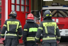 Подробности пожара Mercedes на улице Рябиновой в Москве podrobnosti pozhara na ulicze ryabinovoj v moskve-politgolos-ru-0