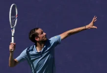 Даниил Медведев выходит в финал Мастерс против Алькараса и Синнера daniil medvedev vyhodit v final masters protiv alkarasa i sinnera-politgolos-ru-0