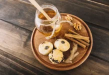 Диетолог Росио Перес советует мед и корицу для победы над бессонницей dietolog rosio peres sovetuet med i koriczu dlya pobedy nad bessonniczej-politgolos-ru-0